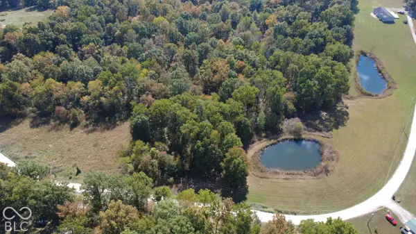 8476 E Sycamore RD, Bloomfield, IN 47424
