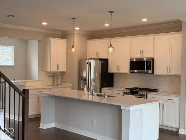 315 Fairfax WAY, Zionsville, IN 46077