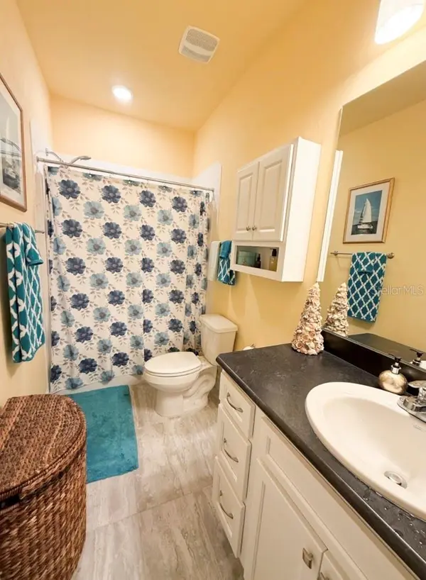 1805 SW 245 TER, Newberry, FL 32669