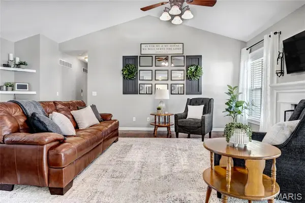 23 Bay Hill DR, St Peters, MO 63366