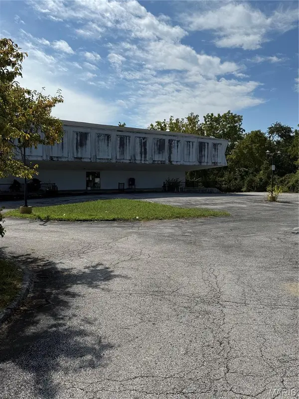 11115 New Halls Ferry RD, Florissant, MO 63033
