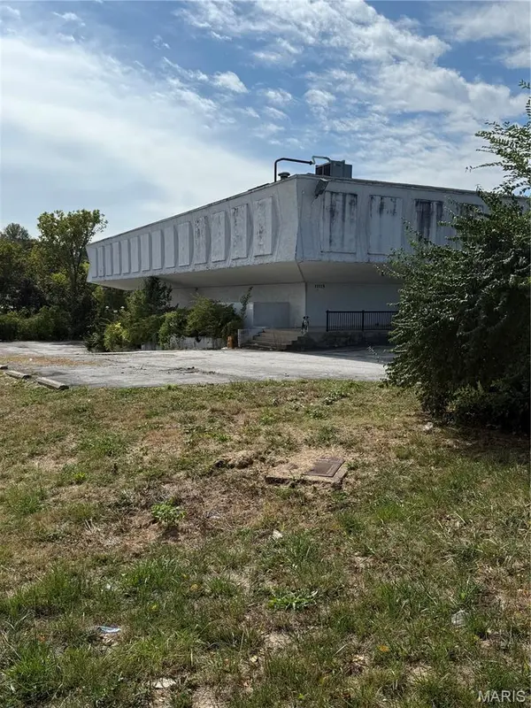 11115 New Halls Ferry RD, Florissant, MO 63033