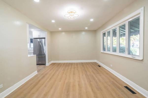 11024 Oxford AVE, Chicago Ridge, IL 60415