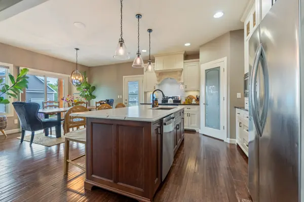 37 River, Downs, IL 61736