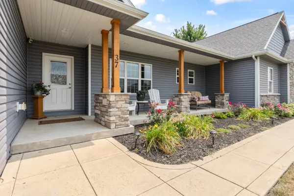 37 River, Downs, IL 61736