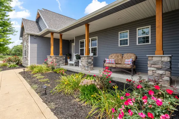 37 River, Downs, IL 61736