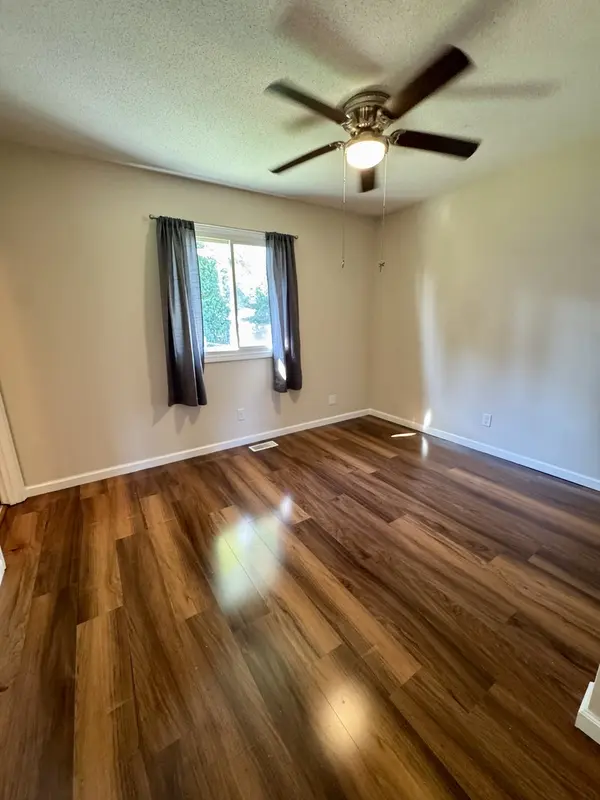1969 QUEENS DR, Bettendorf, IA 52722
