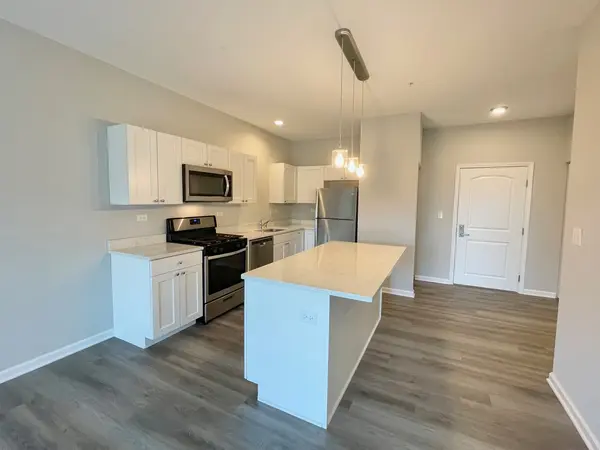 301 N Madison ST #4B, Woodstock, IL 60098