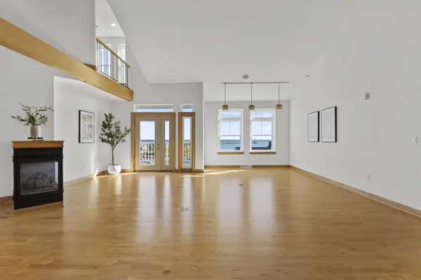 110 S WISCONSIN ST #4C, Port Washington, WI 53074