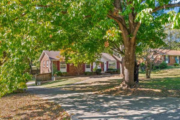 2030 Whitland Dr, Clarksville, TN 37043