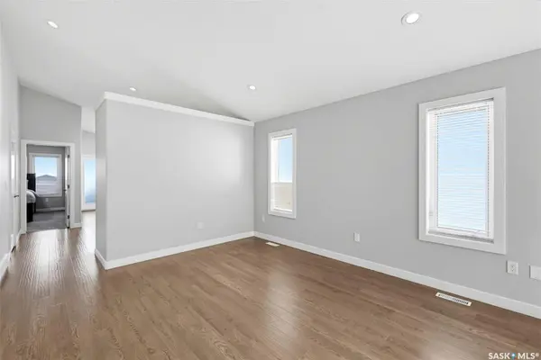 3814 33rd STREET W, Saskatoon, SK S7R 0M1