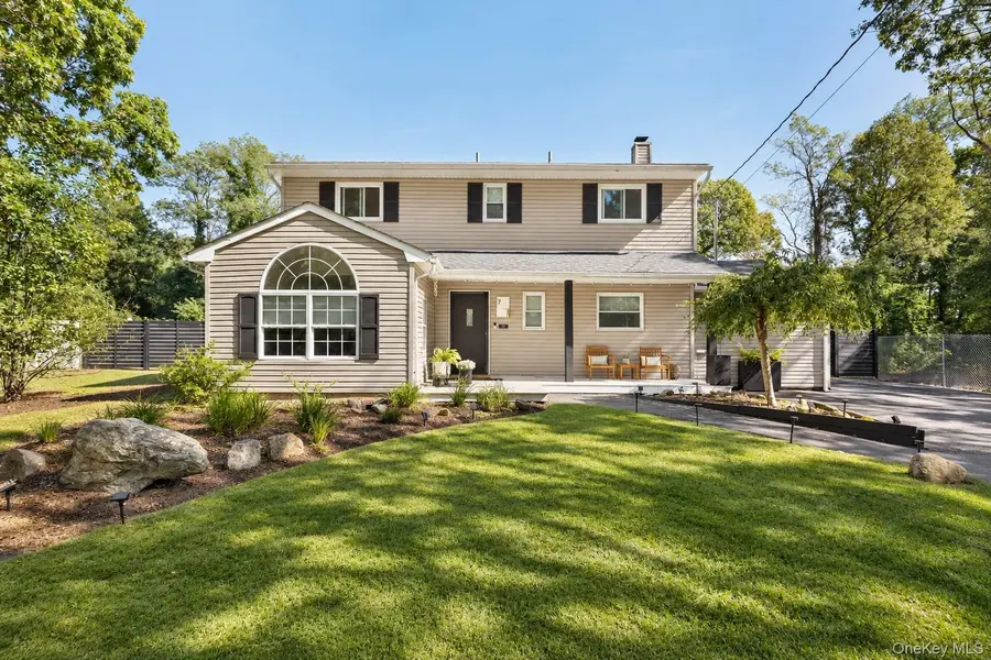 7 Charm City DR, Port Jefferson Station, NY 11776