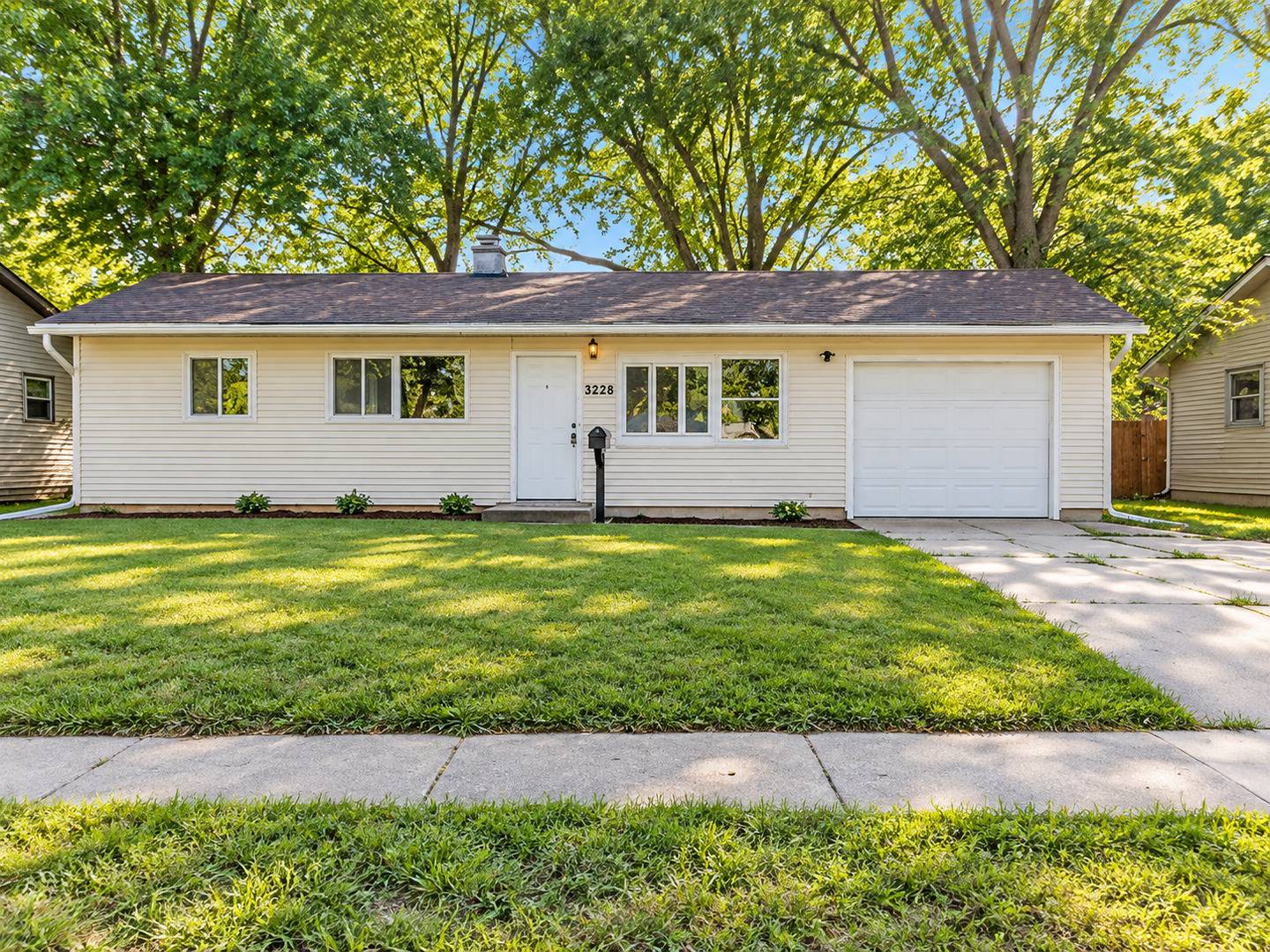 3228 Idlewood TER, Rockford, IL 61101