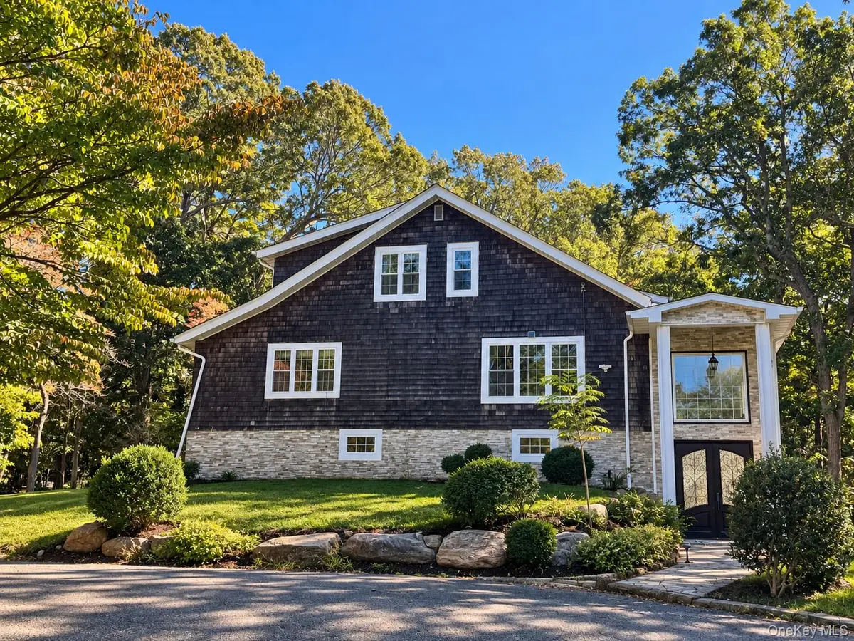 9 Tower Hill RD, Shoreham, NY 11786