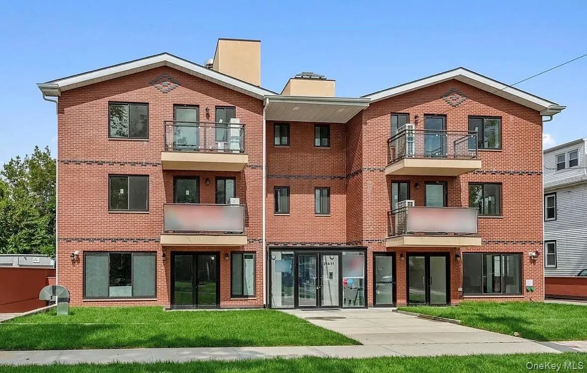 214-11 35th #3C, Bayside, NY 11361