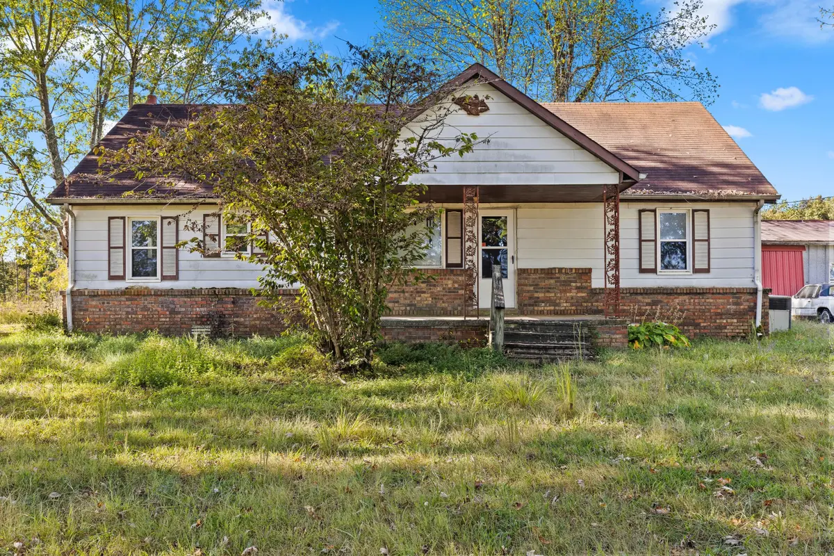 2023 Jimtown Rd, Lafayette, TN 37083
