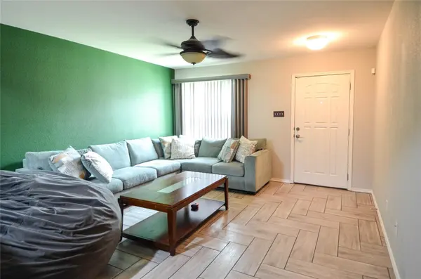 218 Wells BND, Hutto, TX 78634