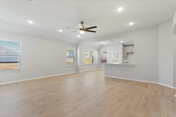 280 Pale Horse BND, Buda, TX 78610