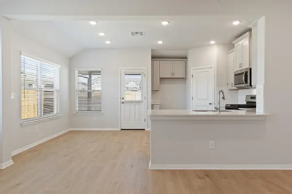 280 Pale Horse BND, Buda, TX 78610