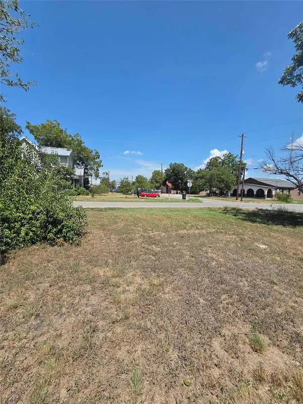 209 W South ST, Kyle, TX 78640