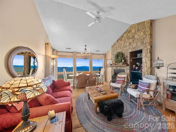 80 Slickrock RD #A1, Burnsville, NC 28714