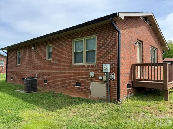 1220 Rickert ST, Statesville, NC 28677