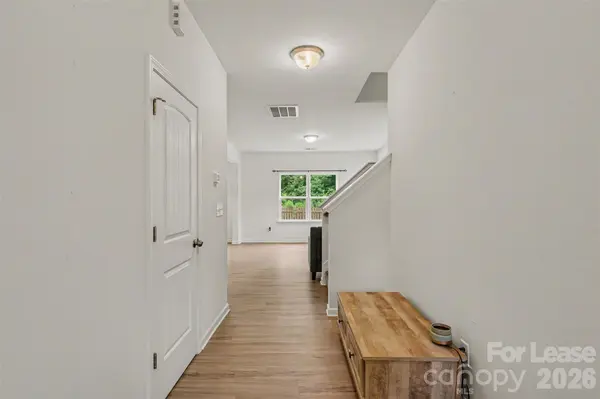 369 Settlers Grove LN, Salisbury, NC 28146