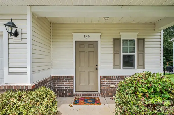 369 Settlers Grove LN, Salisbury, NC 28146