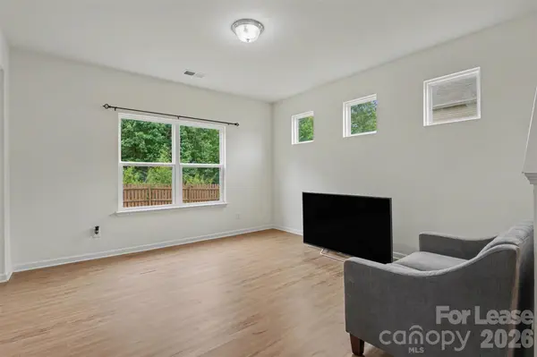 369 Settlers Grove LN, Salisbury, NC 28146