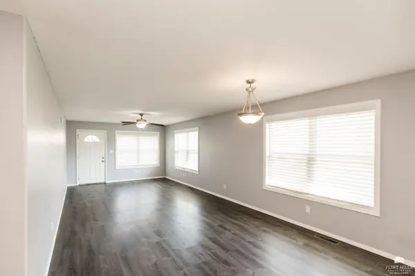 907 - 909 Jackalope CT, Junction City, KS 66441