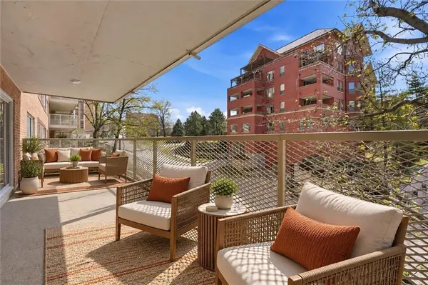 310 W 49 ST #S #304, Kansas City, MO 64112