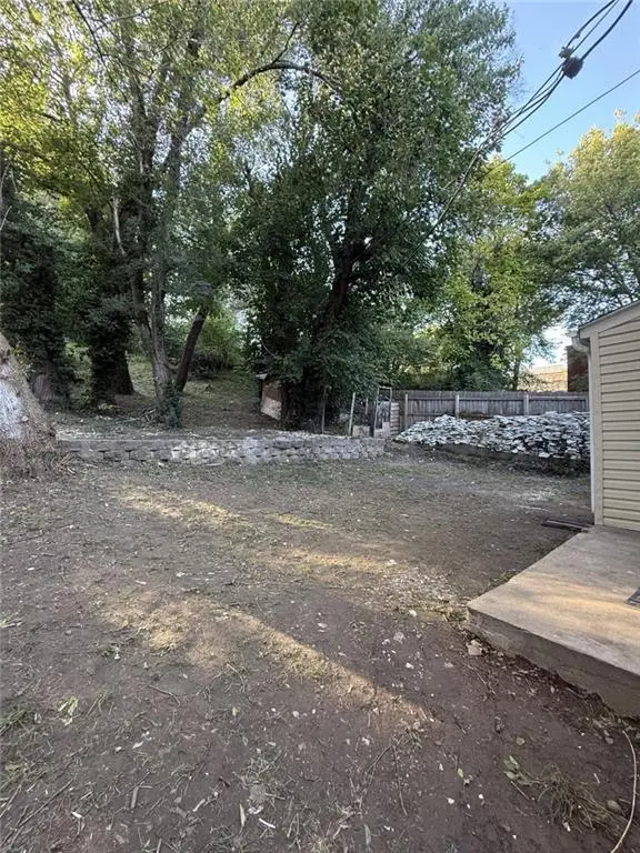 1410 N 2nd ST, St Joseph, MO 64505