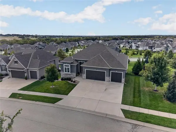 12827 W 172nd TER, Overland Park, KS 66221