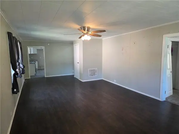 725 W 3rd ST, Pittsburg, KS 66762