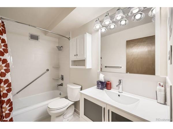9335 E Center #4B, Denver, CO 80247
