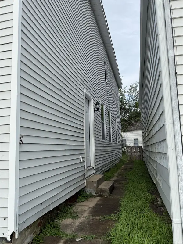 1321 Oakley ST, Evansville, IN 47710