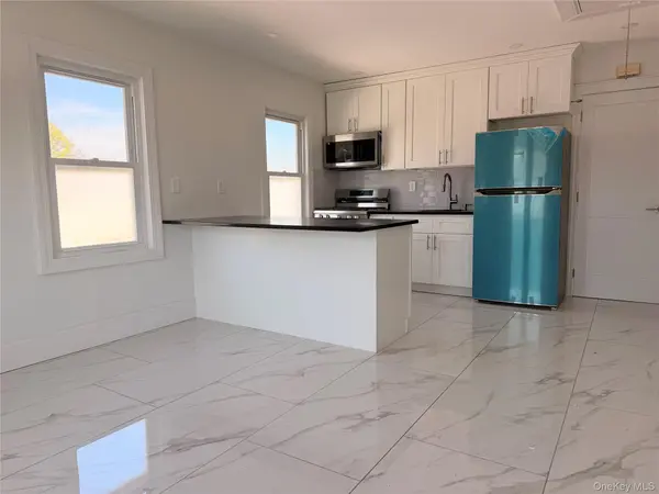 218-35 appt B 104 AVE, Queens Village, NY 11429