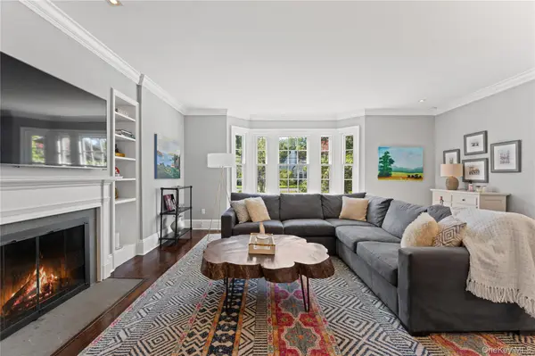 90 E Brookside DR, Larchmont, NY 10538