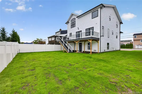 267 Roosevelt AVE, Freeport, NY 11520