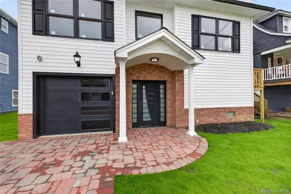 267 Roosevelt AVE, Freeport, NY 11520