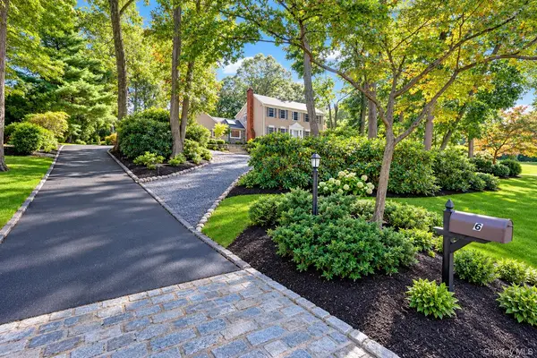 6 Mill River RD, East Setauket, NY 11733