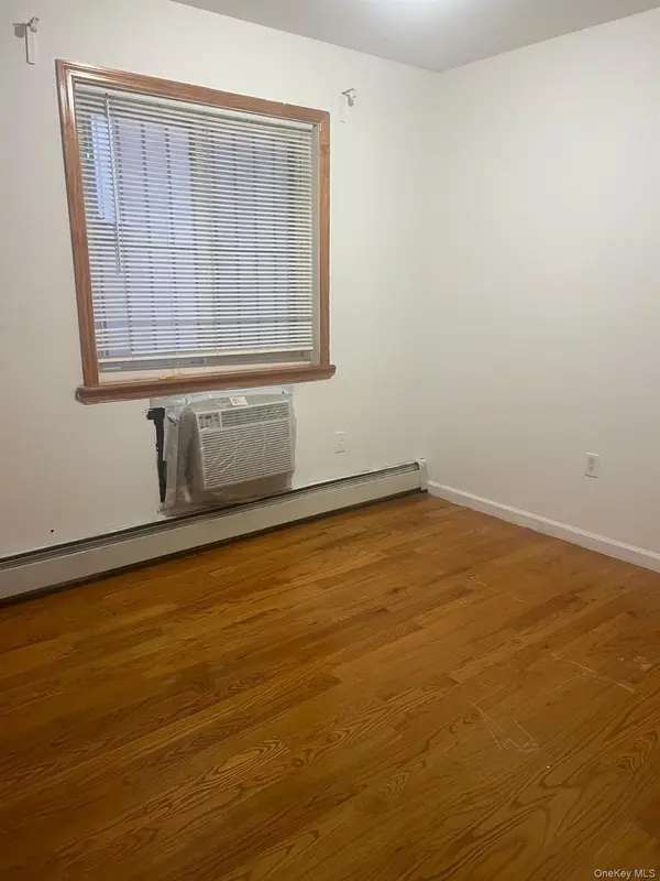 1108 127th ST, College Point, NY 11356