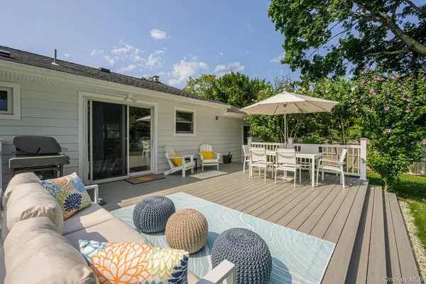 35 Maryland BLVD, Hampton Bays, NY 11946