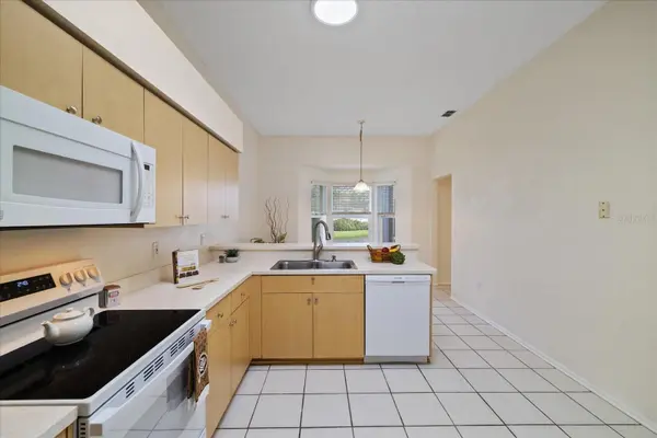12128 LOBLOLLY PINE DR, New Port Richey, FL 34654