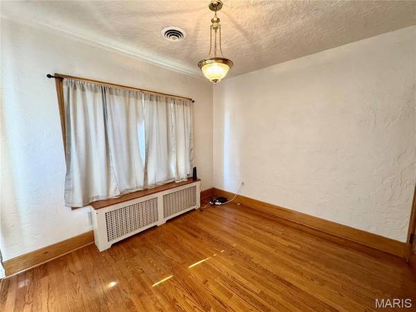 814 E 5th ST, Alton, IL 62002