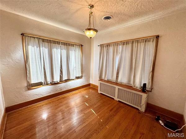 814 E 5th ST, Alton, IL 62002