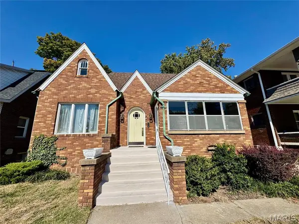 814 E 5th ST, Alton, IL 62002