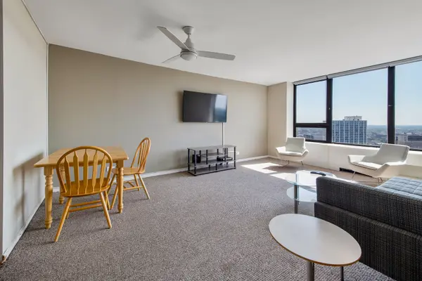 3930 N Pine Grove AVE #2710, Chicago, IL 60613