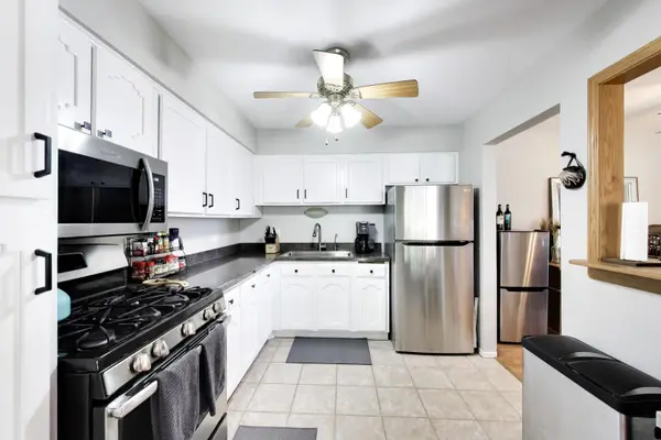 3425 83rd ST #D18, Woodridge, IL 60517