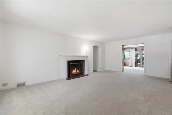 629 Juniper RD, Glenview, IL 60025